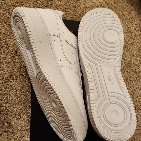 Nike Air Force 1 X Supreme - Picture 8 of 11